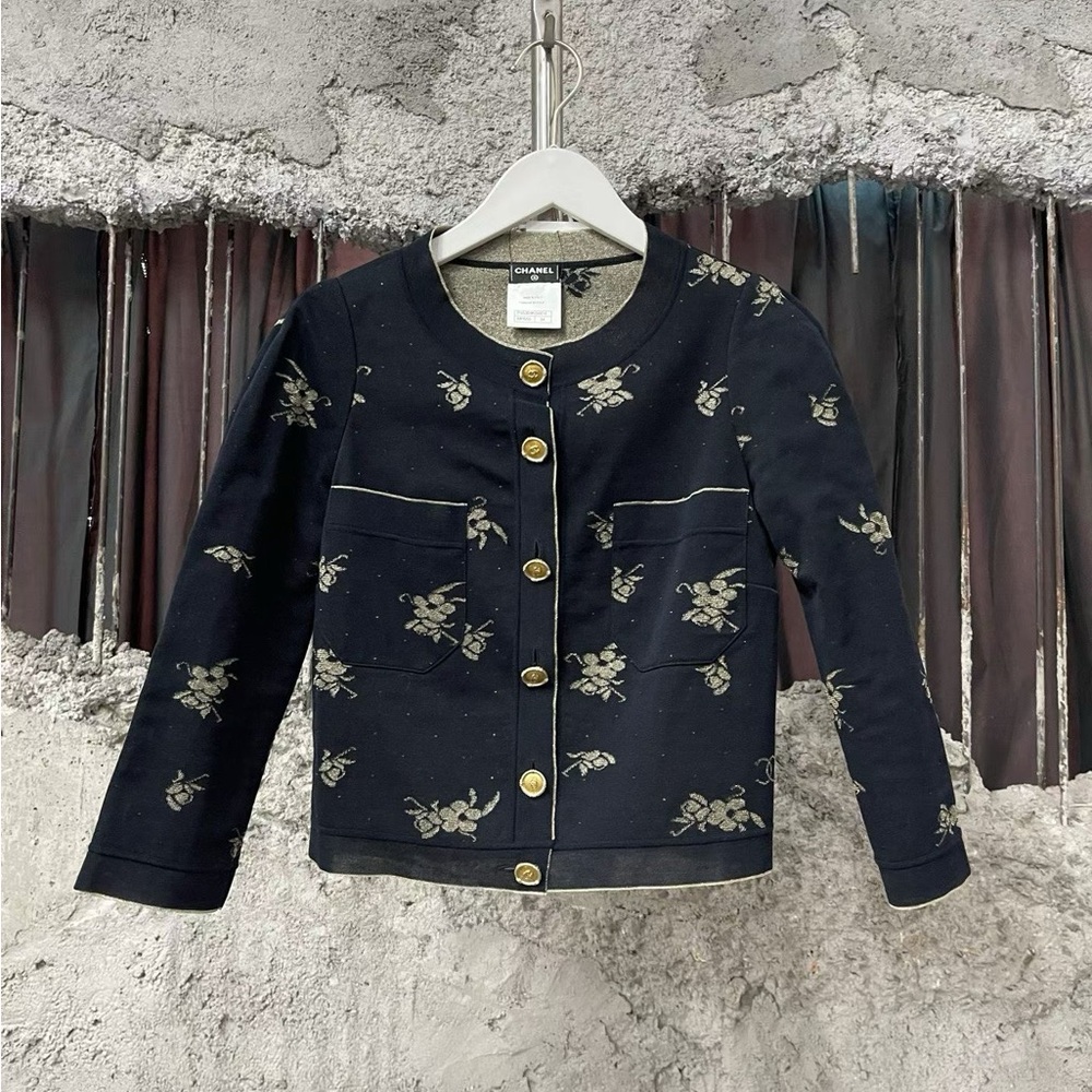 🚩steal authentic CHANEL Black Jacket with Gold Accents